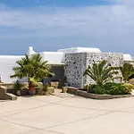 Aurora Mykonos * كالافاتيس